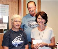Retriever Club donates $500 to Life Savers Animal Rescue