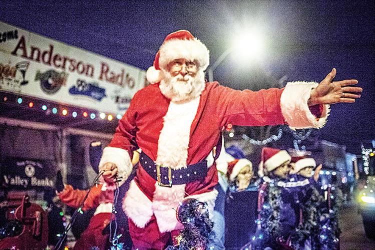 A Very Ronan Christmas Parade of Lights