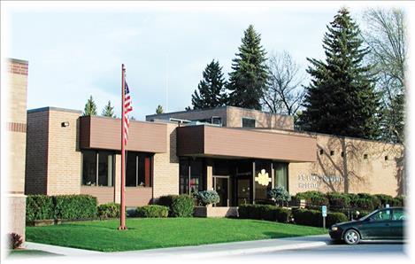 The front entrance of St. Luke Community Hospital in 2003 prior to the 2008 remodel.