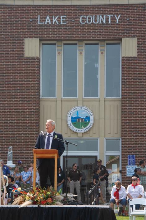 ames Manley, retired 20th Judicial District Court judge, gives the keynote address.