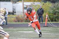 Chiefs take on Yellowjackets, crown twin siblings homecoming king, queen