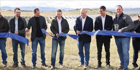 Gov. Gianforte and Clenera co-founder and CEO Jason Ellsworth cut the ribbon on the Apex Solar project.