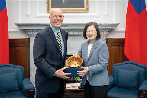 Governor Gianforte meeting with President Tsai of Taiwan.