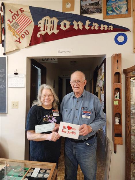 Helen and Gil Mangels - Miracle of America Museum