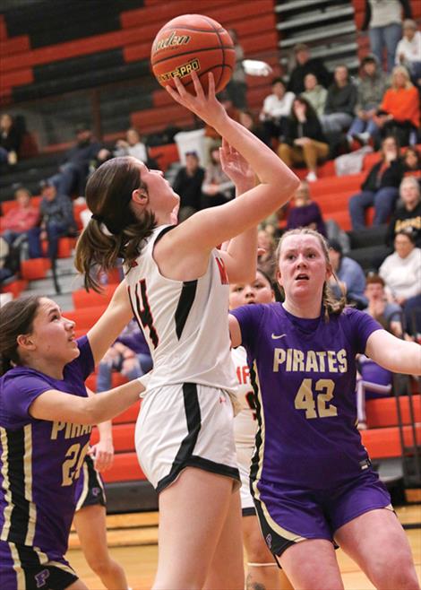 Ronan Maiden Kylee Kelch gets two points on the inside.