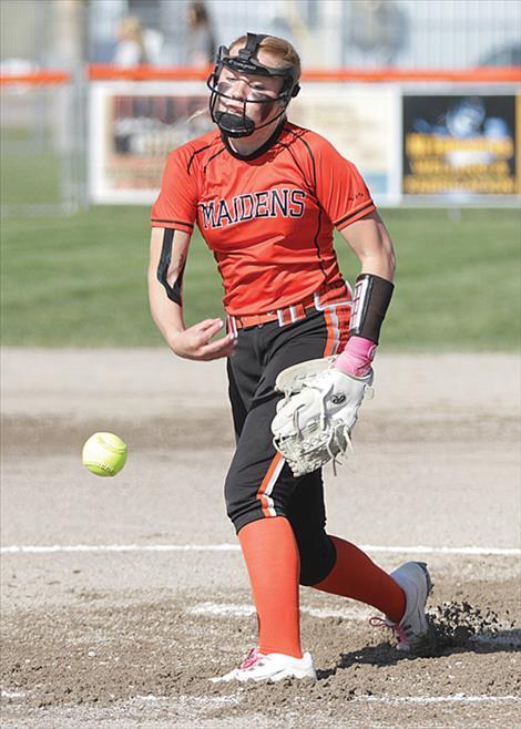 Ronan’s Kailyn Marengo delivers a pitch.