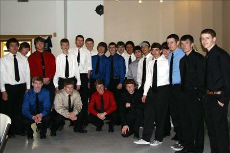 Meet the 2014 Mission Valley Mariners team, all dressed up.
