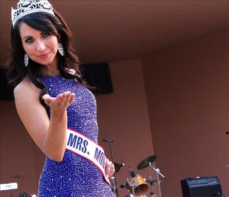 Alyssa Schock takes her final walk as Mrs. Montana 2013.