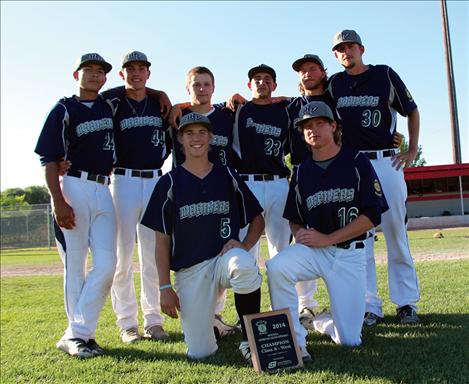 Mariners celebrate the win.