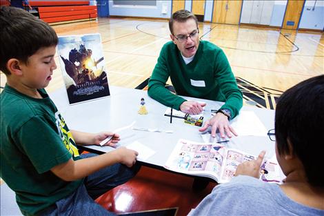 David Tyleer, marketing director for Jore, talks with students.