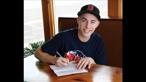 Bradley Pichler, former Mission Valley Mariners pitcher, recently signed a contract to play professional baseball with the Glacier Grizzlies.