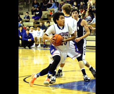 Bulldog Gentry Brown cruises past Loyola-Sacred Heart’s defense in Saturday’s Mission-hosted game.