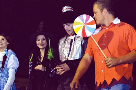The Jenson family participates as characters from “The Wizard of Oz.”
