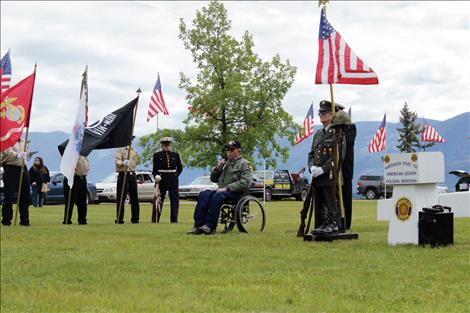 Chief Warrant Officer Pruett Helm speaks at Memorial Day services at Lakeview Cemetery