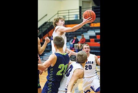 Charlo Viking Connor Koenig skies over defenders. 