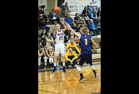 Bulldogs Warren Castor shoots from downtown.