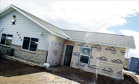 Mission Valley  Animal Shelter  gets an addition built on the side.