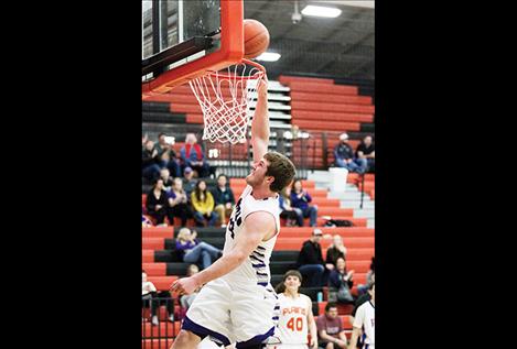 Charlo Viking Landers Smith just misses a dunk. 