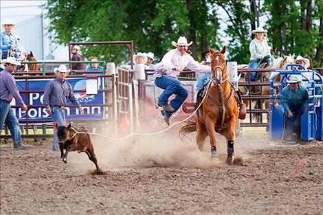 Colt Stonehocker competes in the tie down.