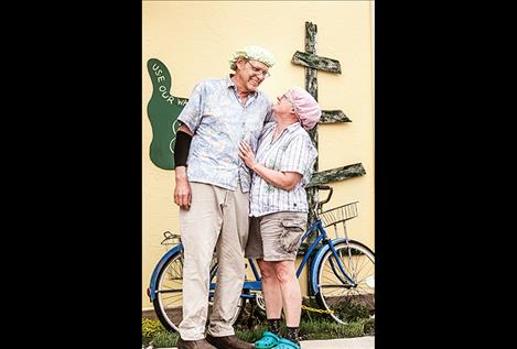 Joe and Wendi Arnold pose  for a photo.