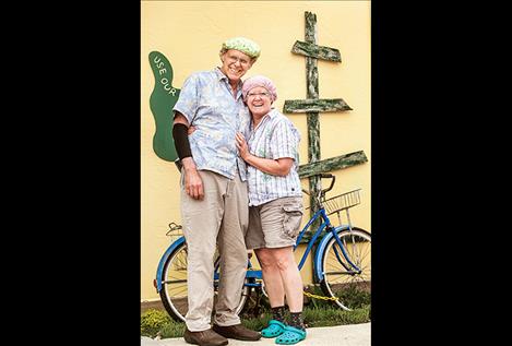 Joe and Wendi Arnold pose  for a photo.