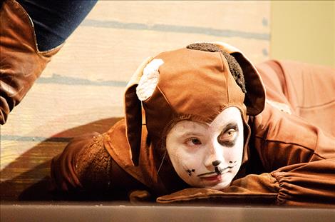 Nissa Rodda plays Fleabite Clyde.