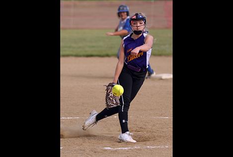 Nikki Kendall delivers a pitch.