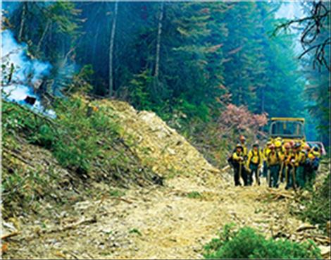 Division of Fire crew along a perimeter line of the Garden Creek Fire.
