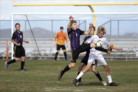 Pirate Nico River stretches for the ball.
