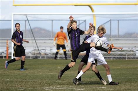 Pirate Nico River stretches for the ball.