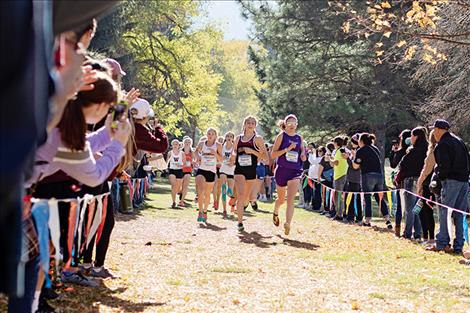 Lady Pirate Bea Frissell fights her way through the pack.