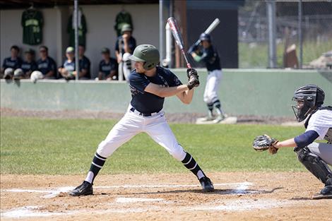 Mariner Keyan Dalbey looks for a hit.