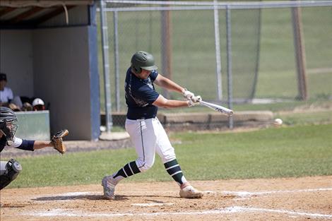 Mariner Corbin Davis gets a hit.