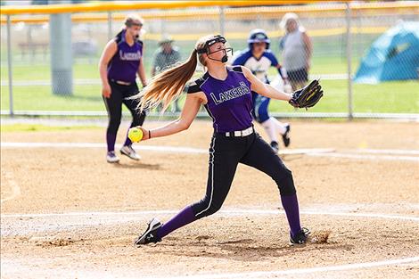 Polson Lakers pitcher winds up.