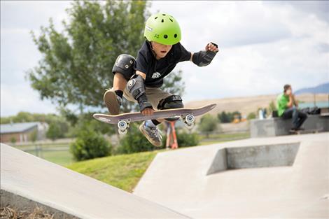 Skaters share their skills.