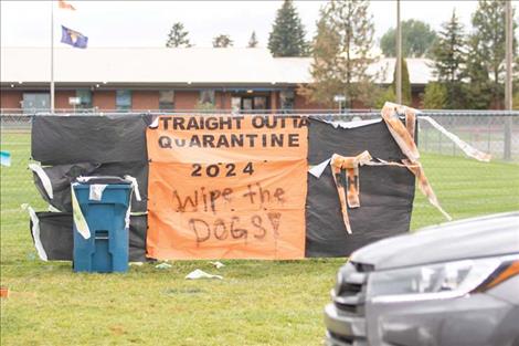 The RHS freshmen class homecoming fence decorating entry.