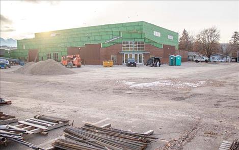 Superintendent addresses public concern about new Linderman gym’s color