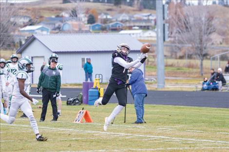 Pirate Alex Muzquiz narrowly misses a first quarter touchdown.  